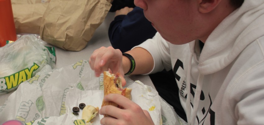 Breaking News: Niles West Students Boycott Organic Life Lunches
