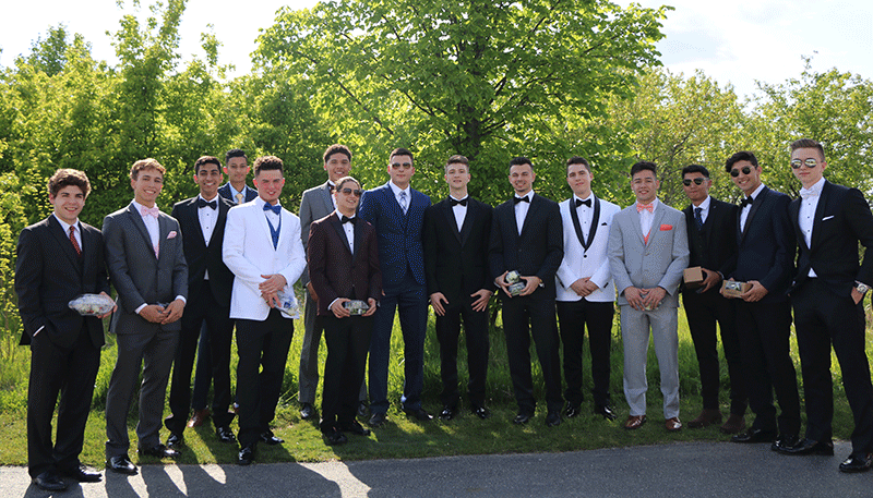Photo by Isa Gil Prom