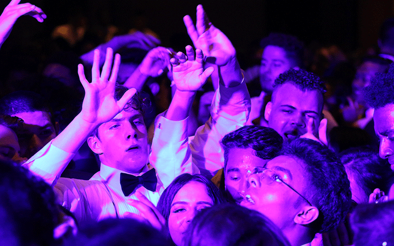 Photo by Isa Gil Prom