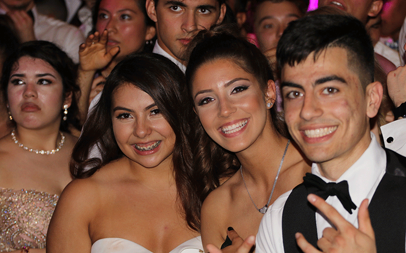 Photo by Isa Gil Prom