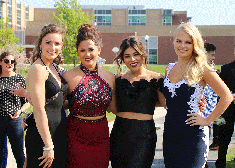 Photo by Isa Gil Prom